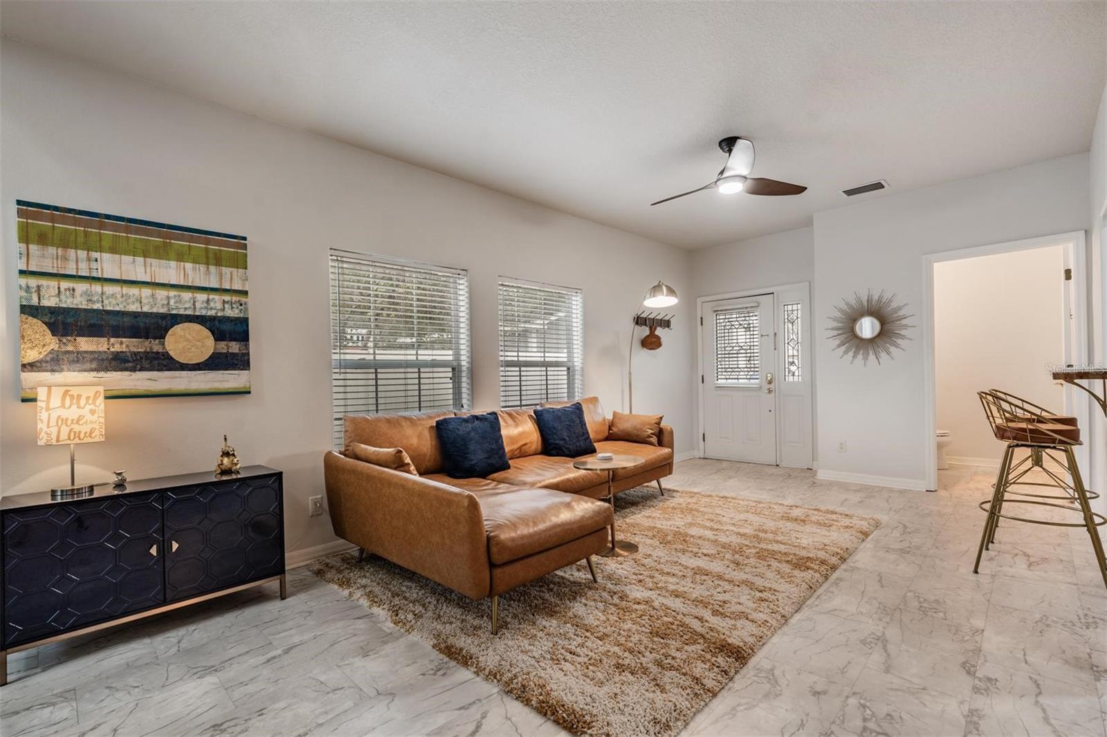 902 WOODBRIDGE COURT