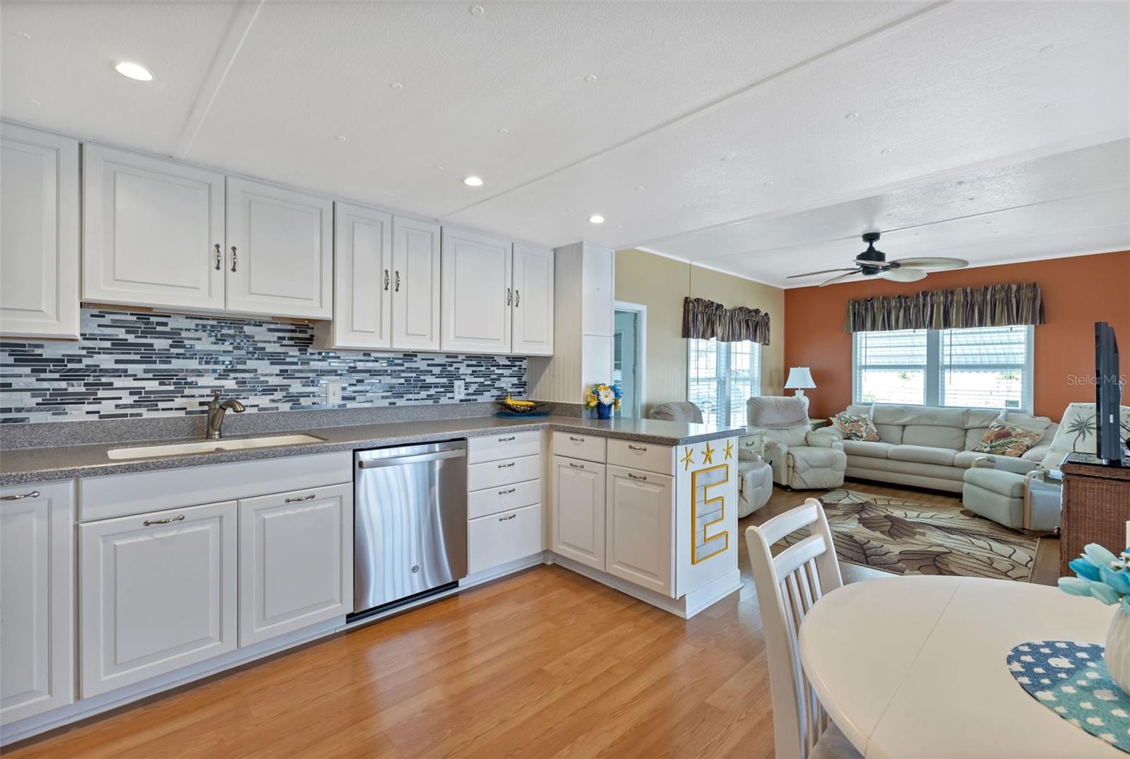 RIVER HAVEN MOB HME PARK - Residential