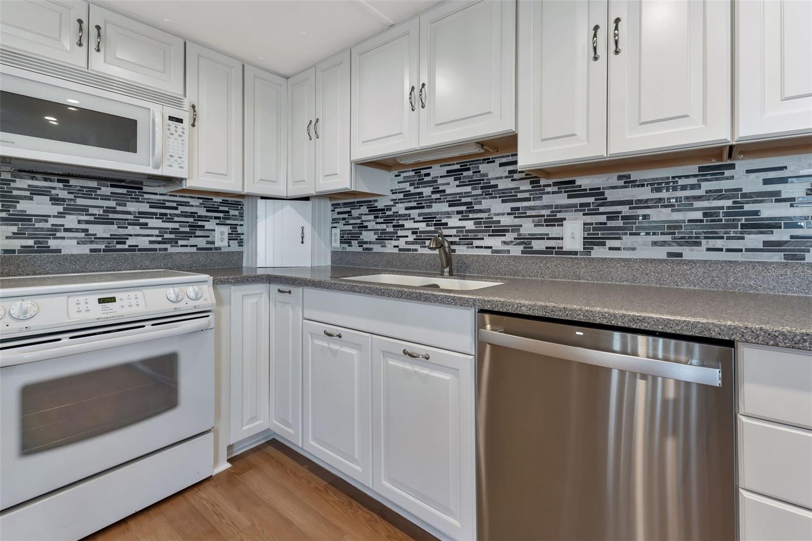 RIVER HAVEN MOB HME PARK - Residential