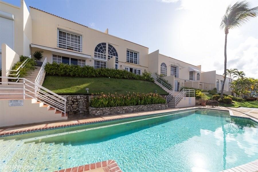 Apartment in beautiful complex Cond. 115 Harbor Dr Palladio Apt. B-8. It has excellent views of the pool and bay, 2442 pc, 3 bedrooms, 2.5 b, master bedroom with bathroom and walking closet, living room, kitchen, dining room, comfortable balcony and spacious terrace. The complex has 24 HR security, tele-entry and swimming pool next to the apartment, close to the beach, hotel, shopping areas, schools, hospitals and much more.