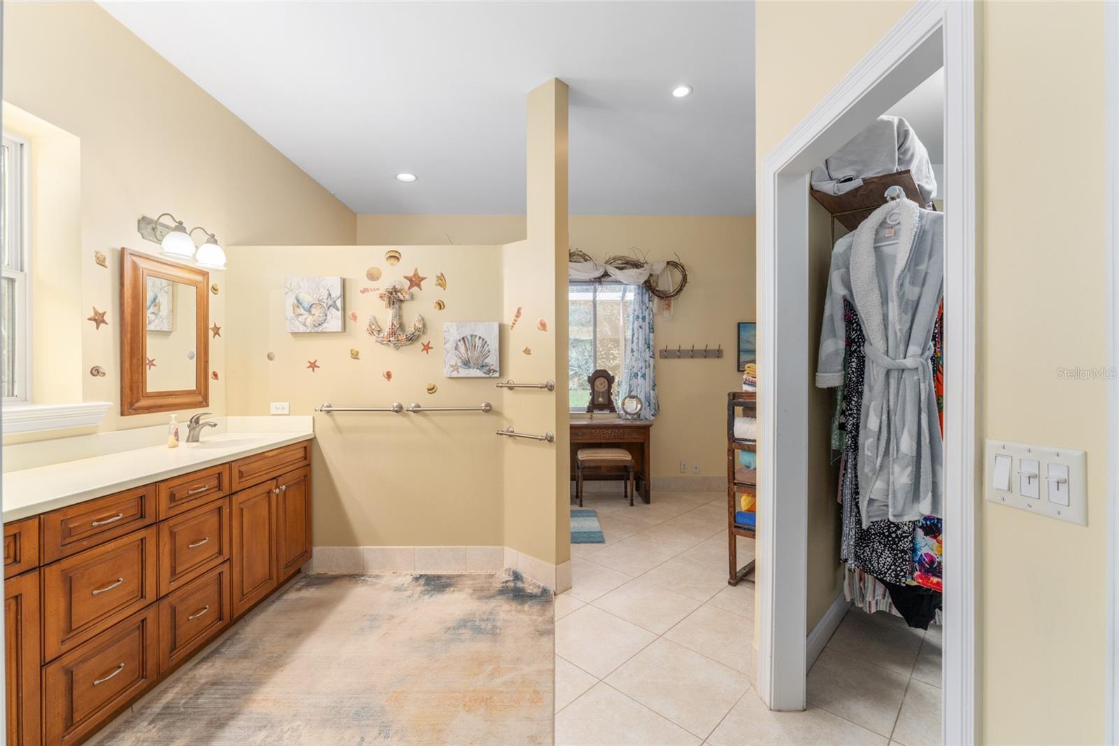 UNINCORPORATED - Commercial Sale