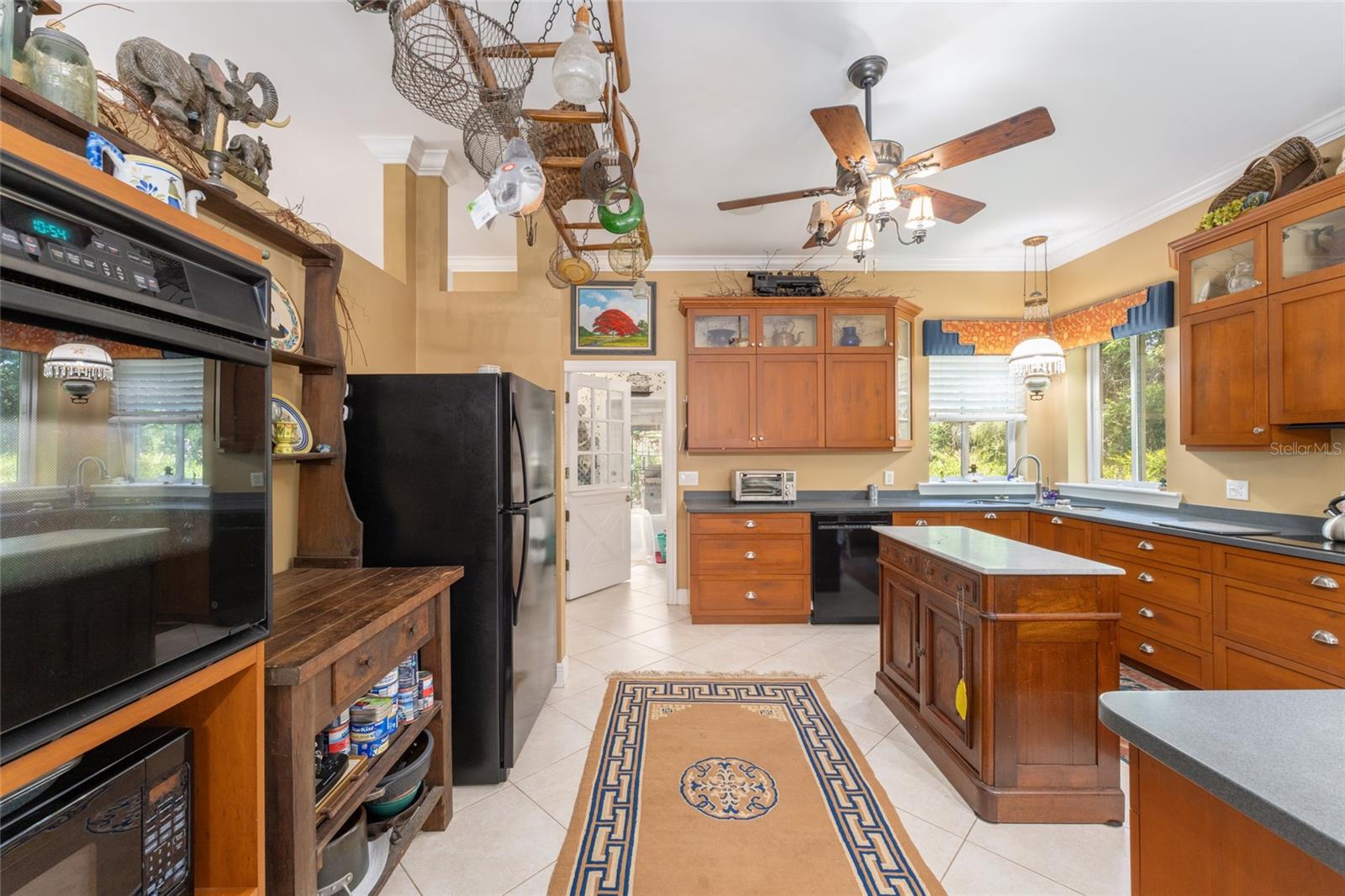 UNINCORPORATED - Commercial Sale