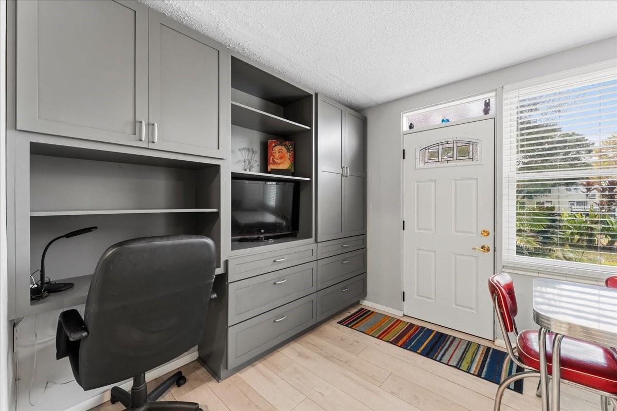 ON TOP OF THE WORLD - Residential