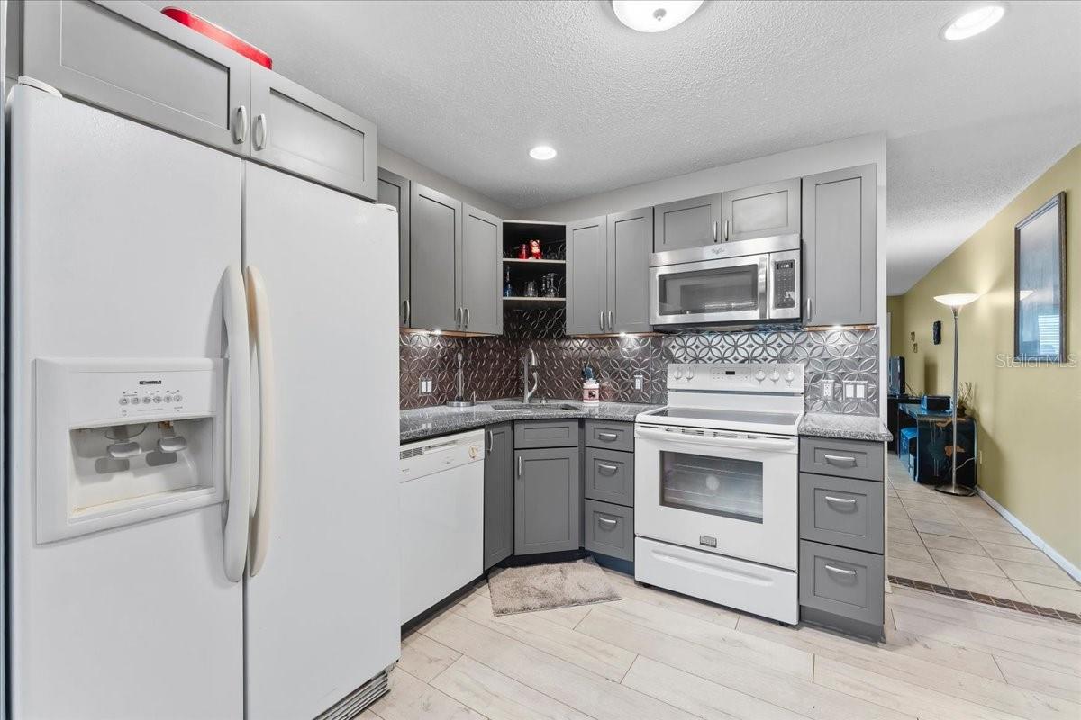 ON TOP OF THE WORLD - Residential