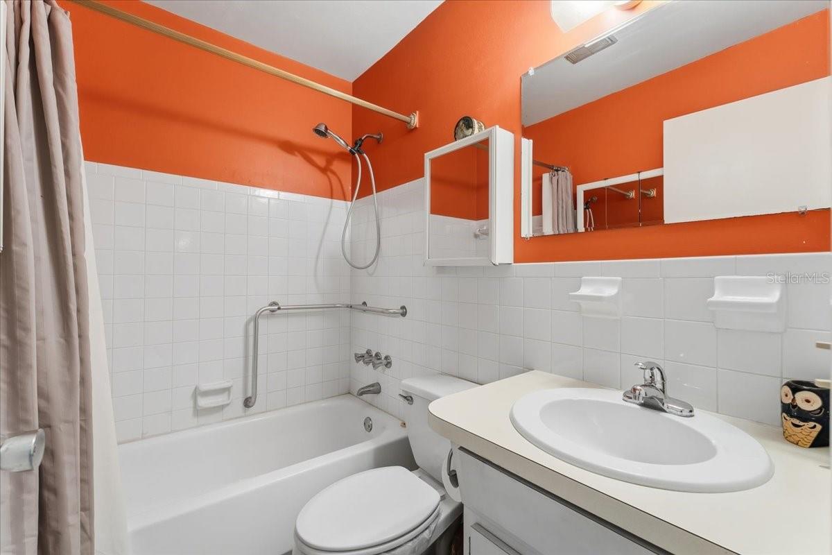 ON TOP OF THE WORLD - Residential