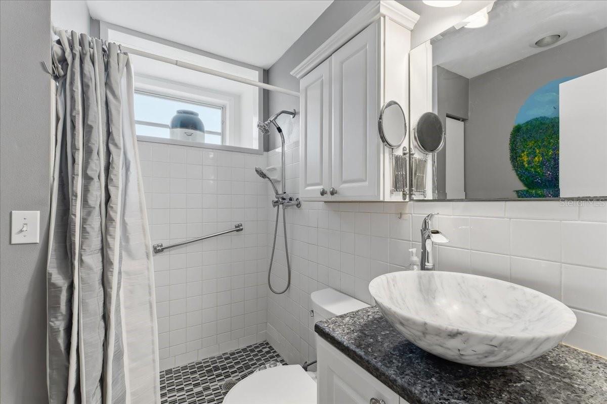 ON TOP OF THE WORLD - Residential