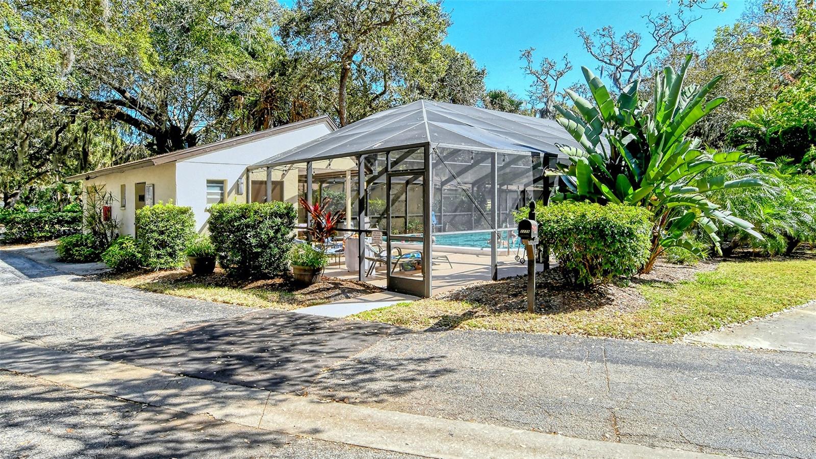 WOODSIDE VILLAGE EAST - Residential