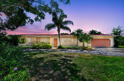 Photo of 6100 Hollywood Boulevard, Sarasota, FL 34231 (MLS # A4692788)