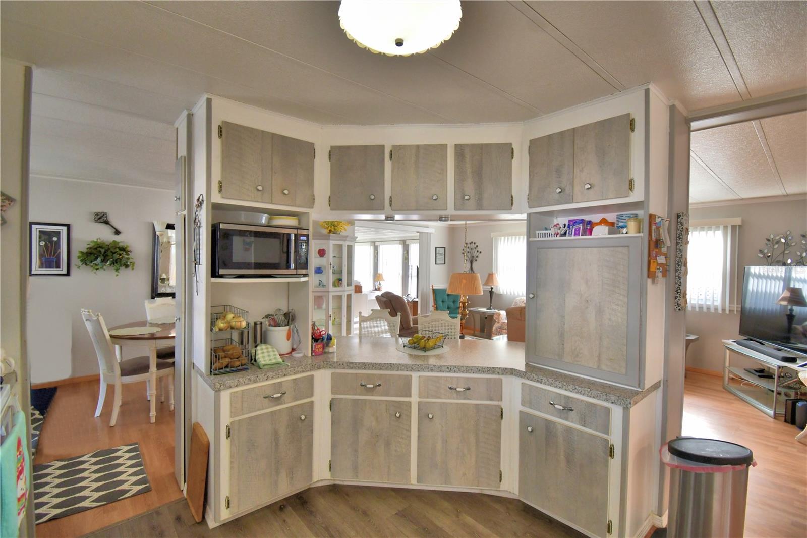 ARIANA SHORES MHP - Residential