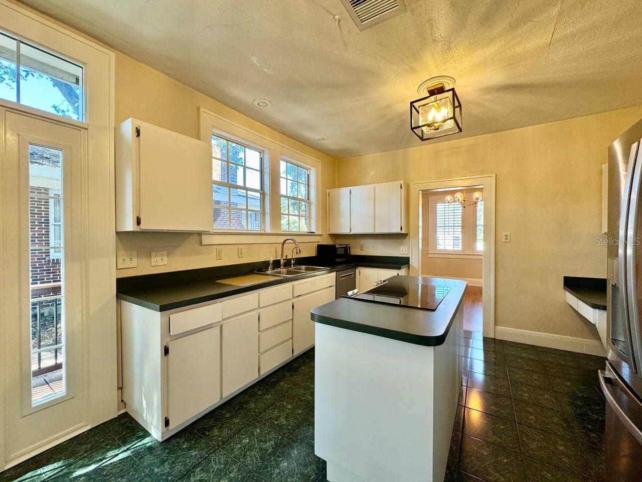 PALMA CEIA PARK - Residential Lease