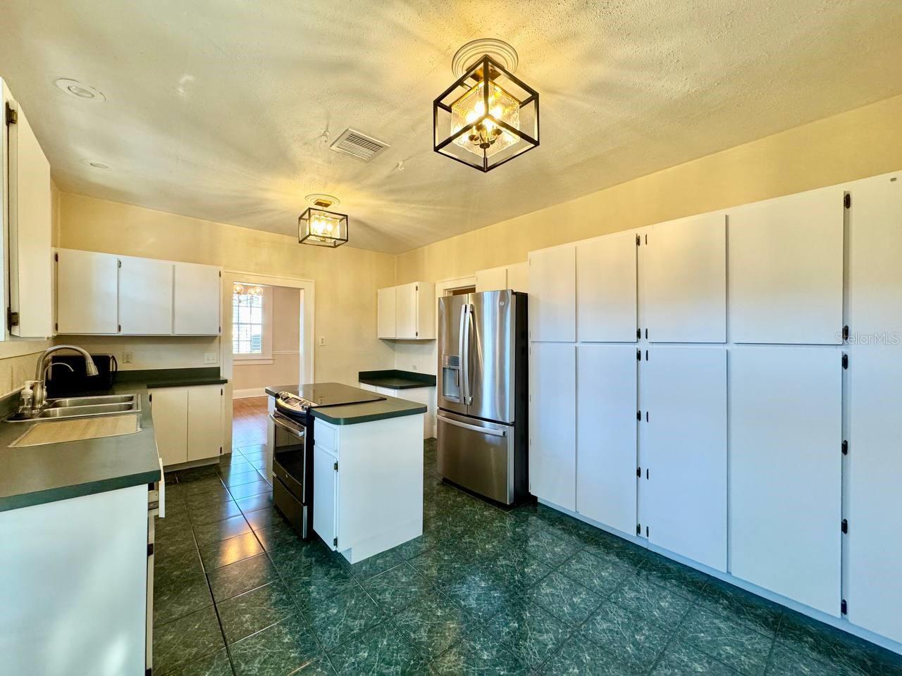 PALMA CEIA PARK - Residential Lease