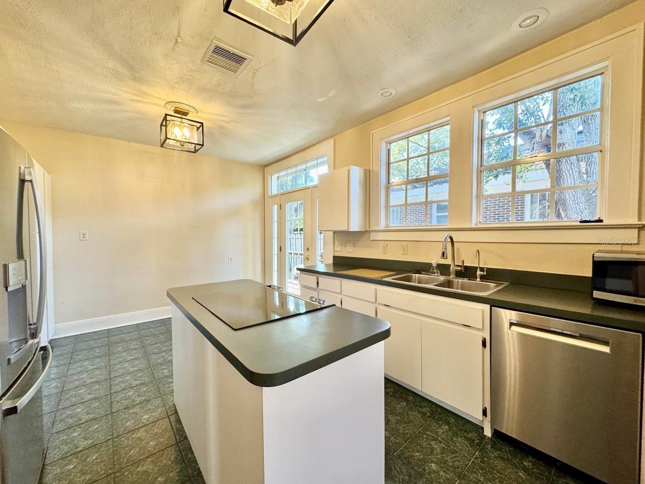 PALMA CEIA PARK - Residential Lease