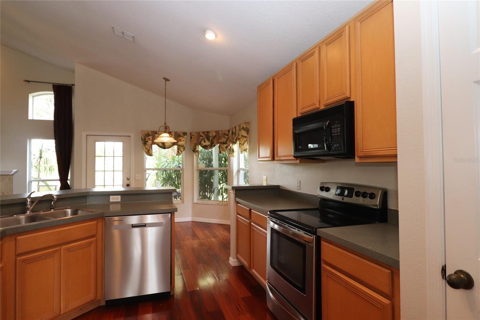 LONGWOOD PLANTATION - Residential Lease