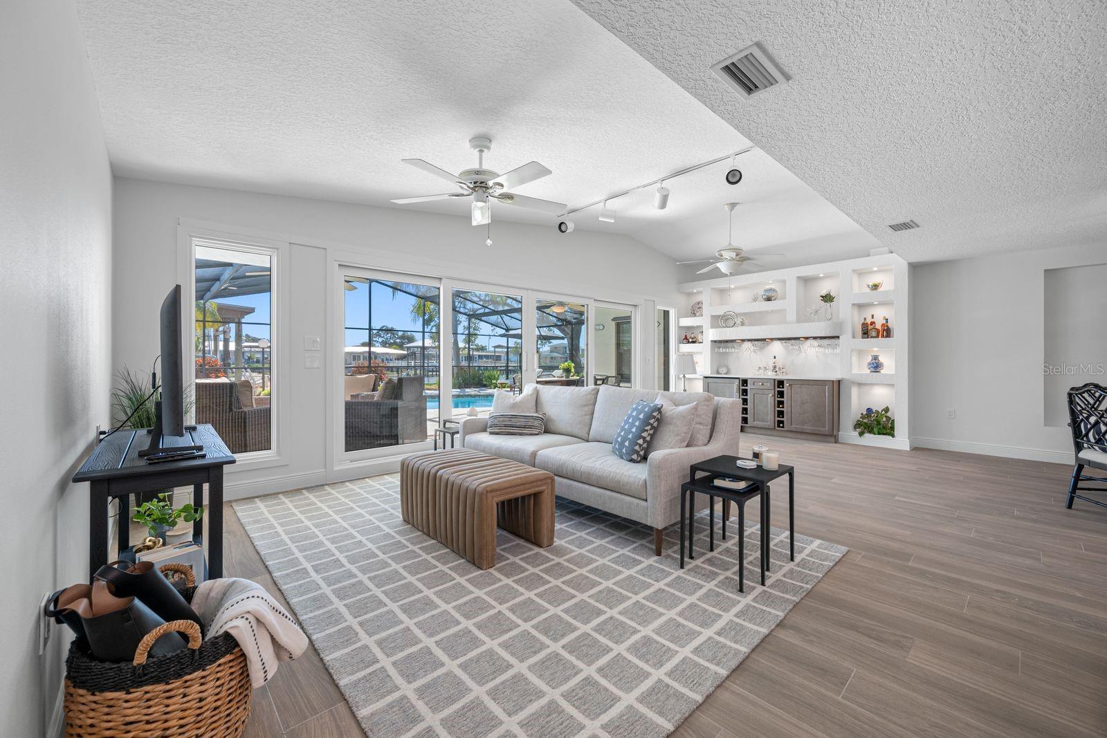 BAYWOOD SHORES - Residential