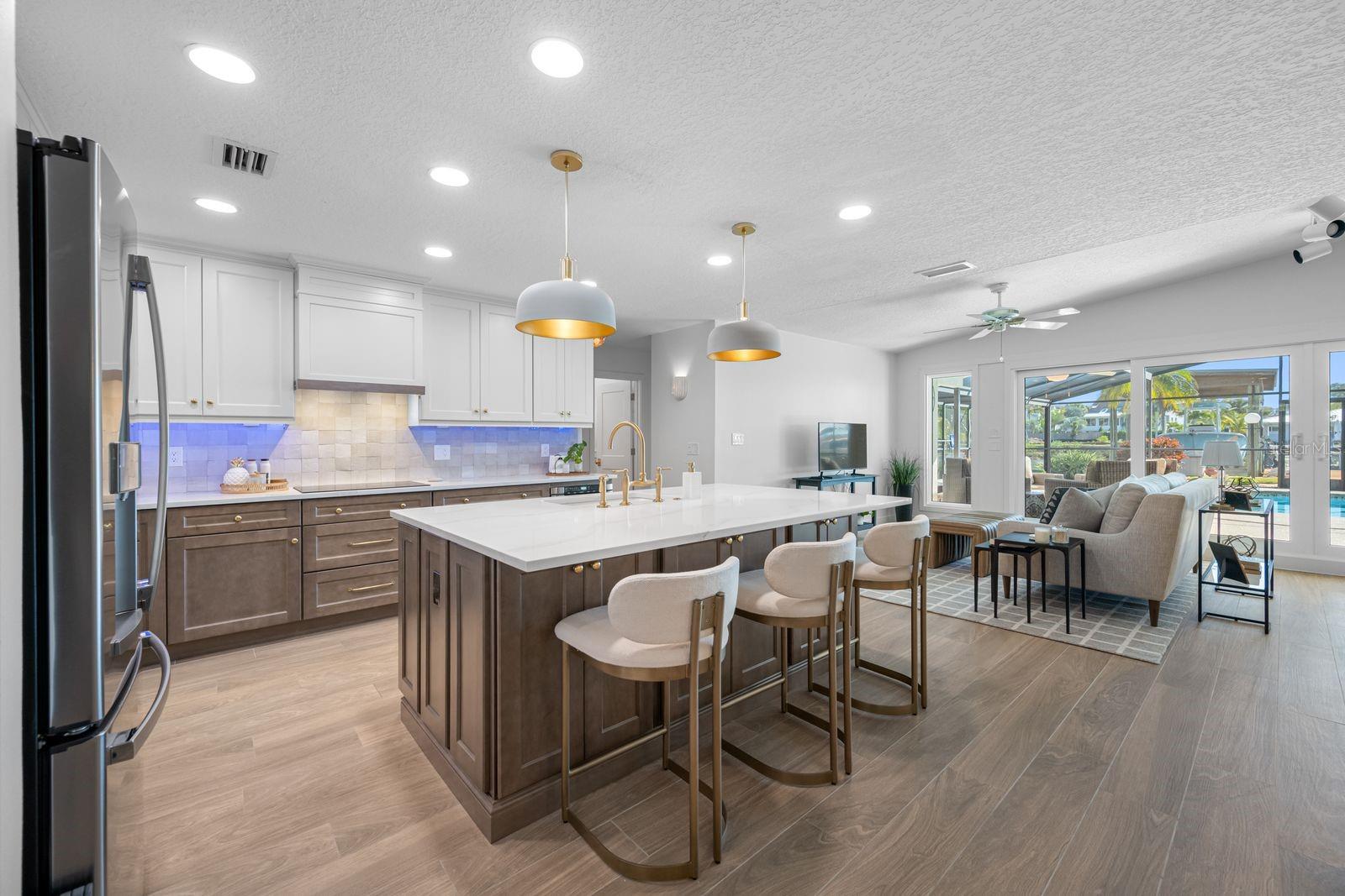 BAYWOOD SHORES - Residential