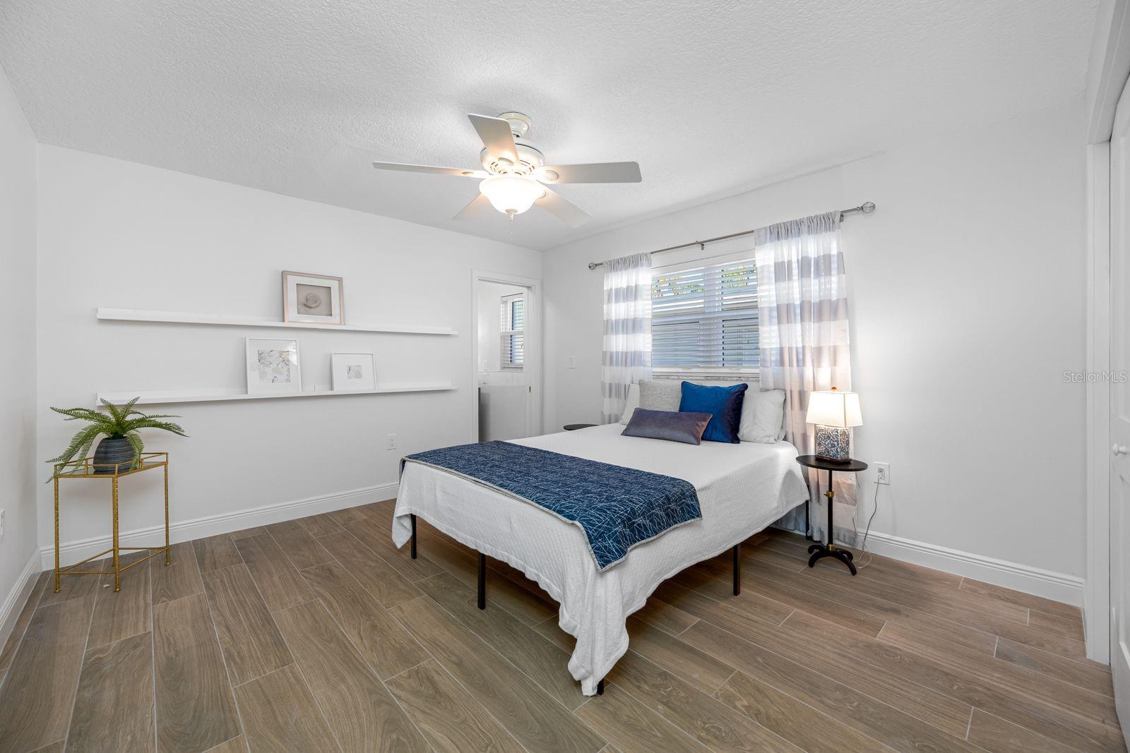 BAYWOOD SHORES - Residential