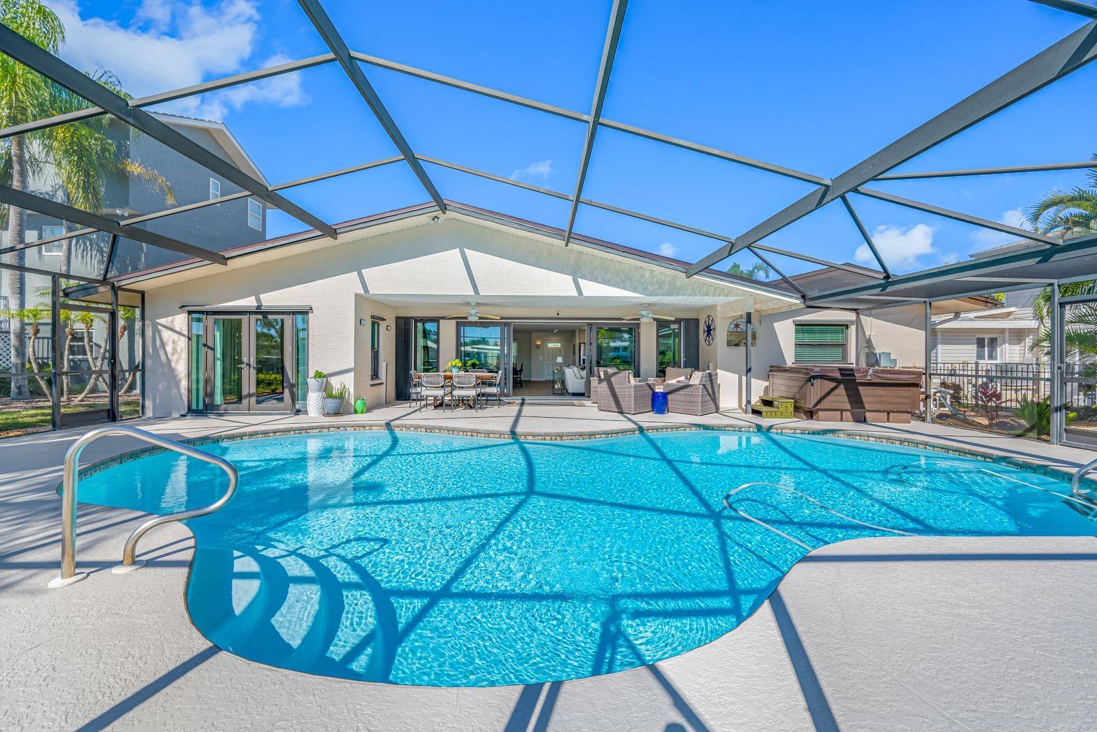 BAYWOOD SHORES - Residential