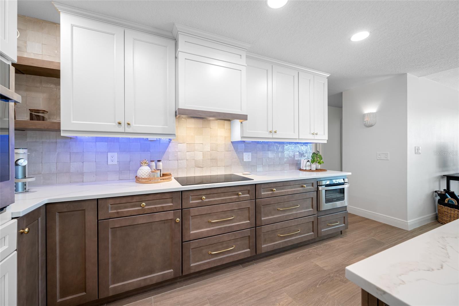 BAYWOOD SHORES - Residential