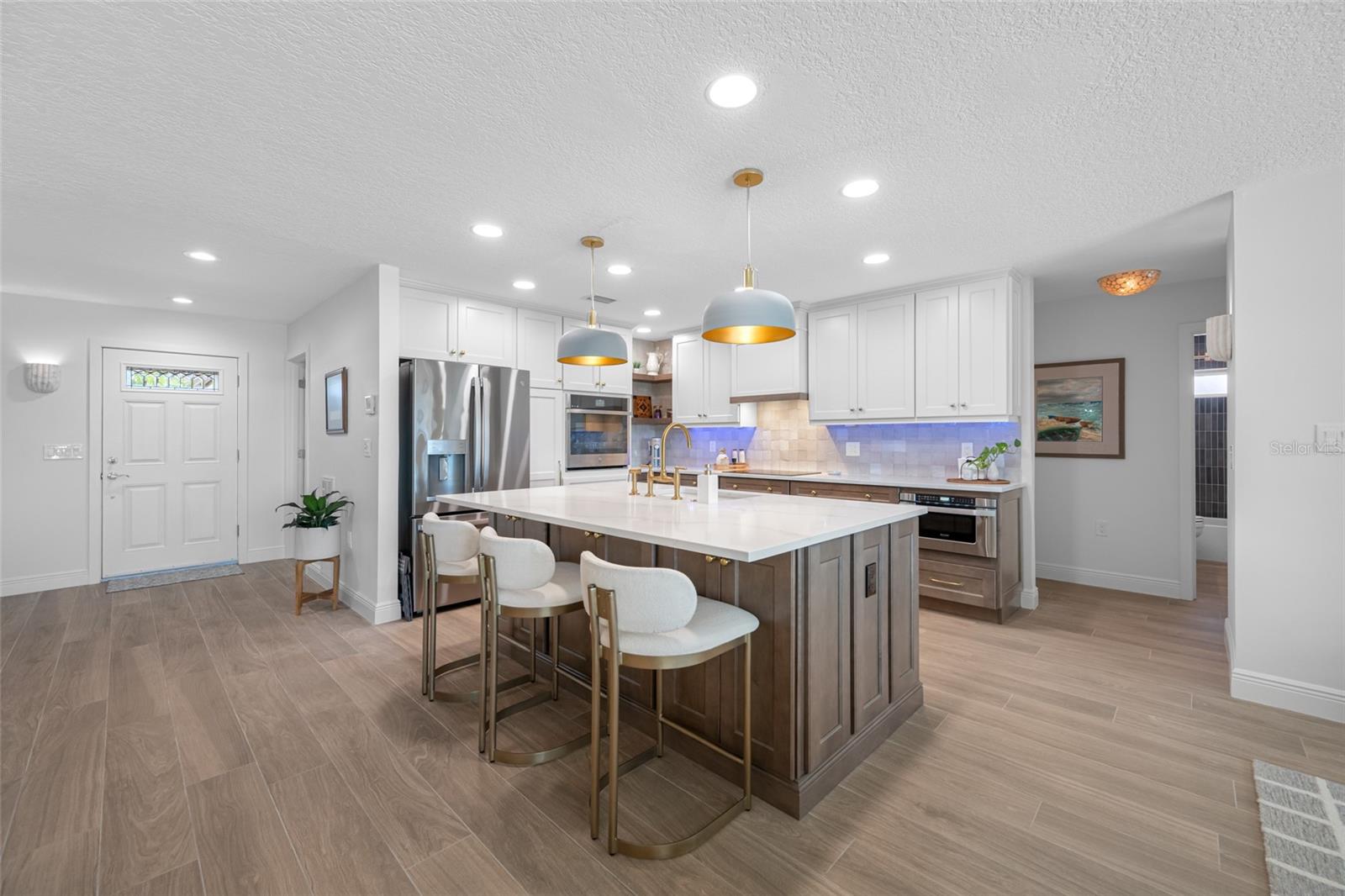 BAYWOOD SHORES - Residential