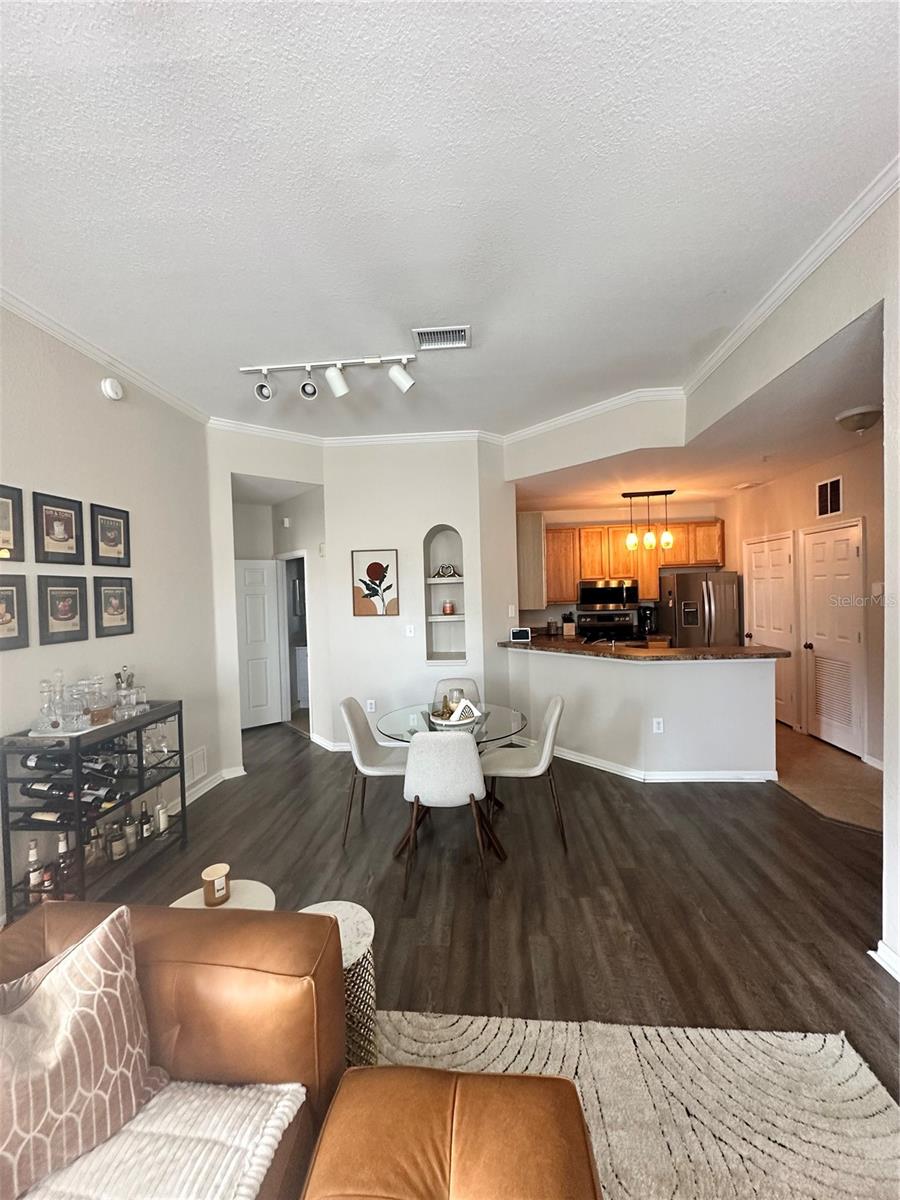 Welcome to 2406 Courtney Meadows Ct, Apt 303, a bright 1-bedroom, 1-bathroom top-floor condo in the desirable Courtney Palms gated community. This move-in-ready home features vaulted ceilings, an open-concept living and dining area, a kitchen with a breakfast bar and plenty of storage, a spacious bedroom with a walk-in closet, and a private balcony overlooking the landscaped grounds.
Enjoy resort-style amenities including a sparkling pool, fitness center, clubhouse, racquetball court, business center, and scenic walking trails. With quick access to the Selmon Expressway, I-75, downtown Tampa, shopping, dining, and entertainment, this condo offers the perfect mix of comfort, convenience, and community living.