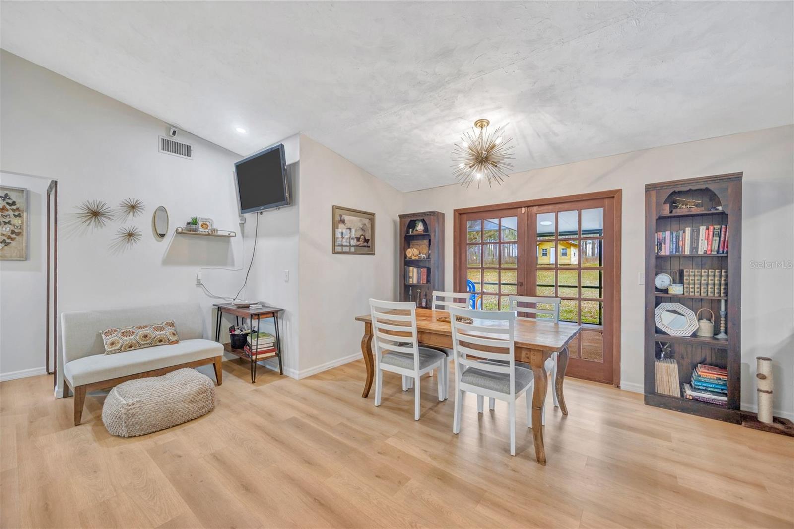 KNOLLWOOD ACRES - Residential