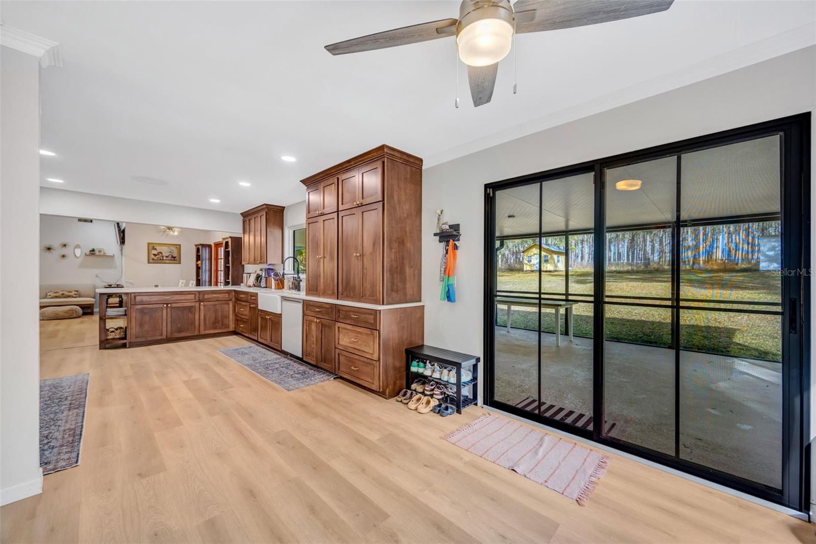 KNOLLWOOD ACRES - Residential