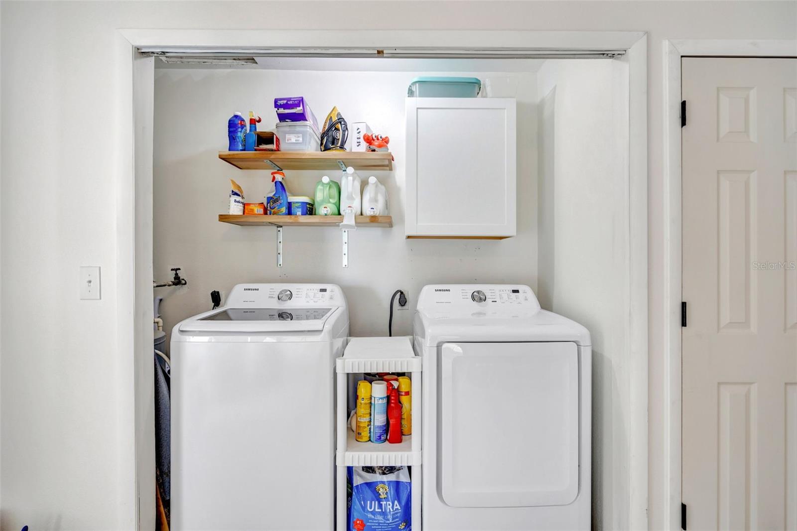 KNOLLWOOD ACRES - Residential