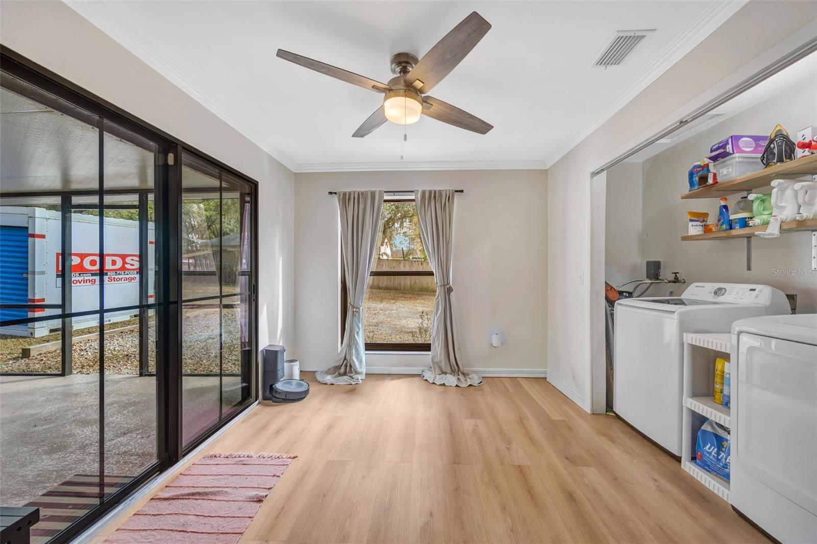 KNOLLWOOD ACRES - Residential