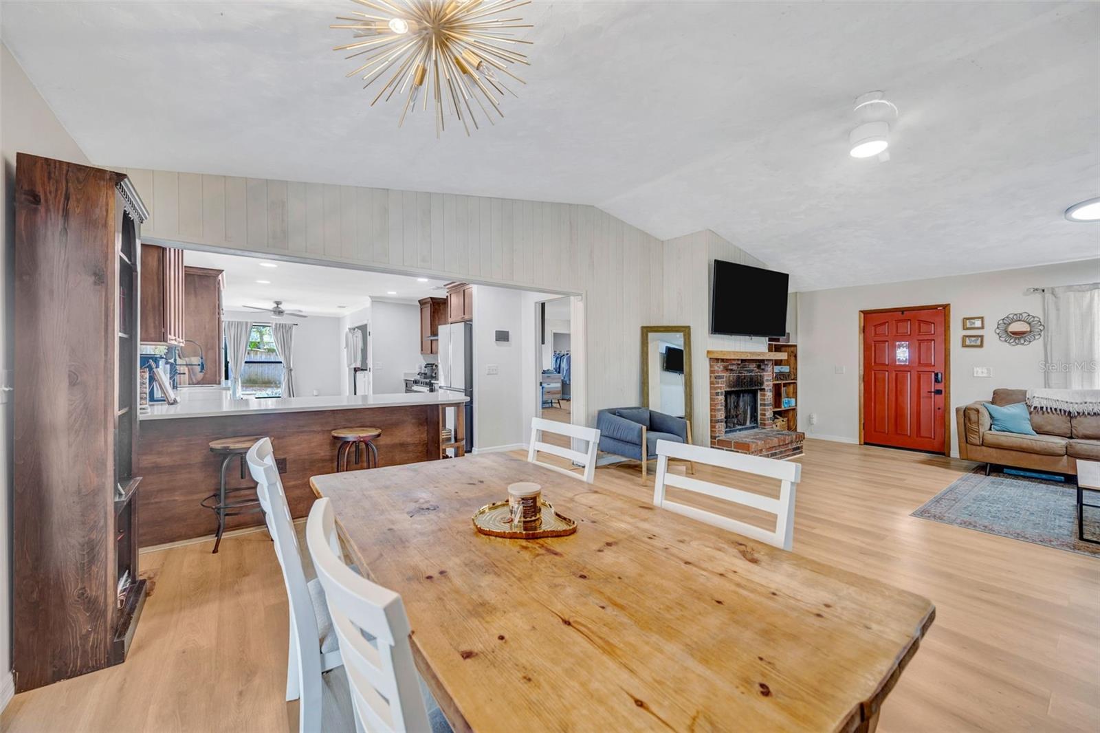 KNOLLWOOD ACRES - Residential