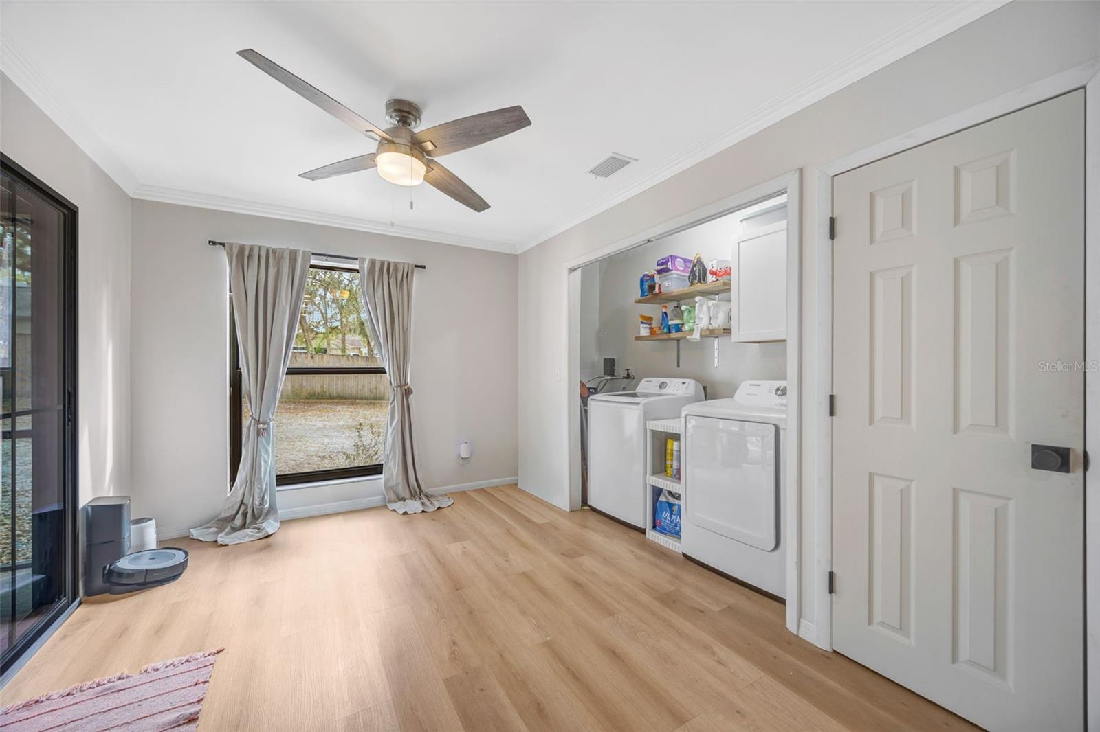 KNOLLWOOD ACRES - Residential