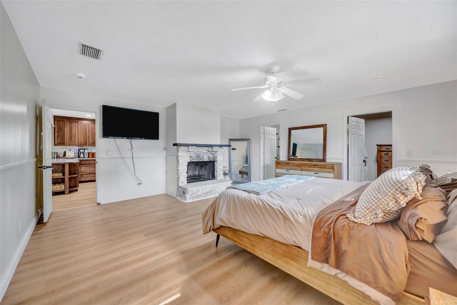 KNOLLWOOD ACRES - Residential