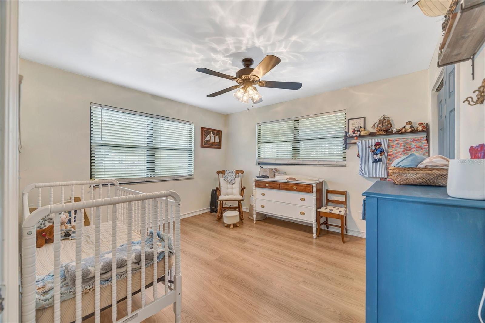 KNOLLWOOD ACRES - Residential