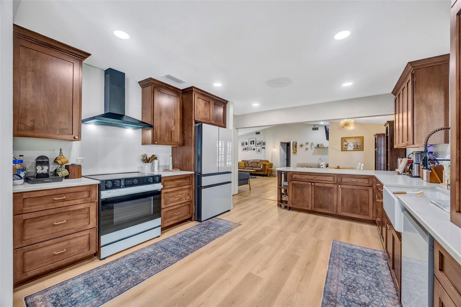 KNOLLWOOD ACRES - Residential