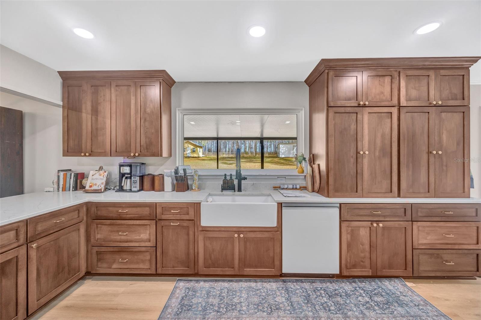 KNOLLWOOD ACRES - Residential