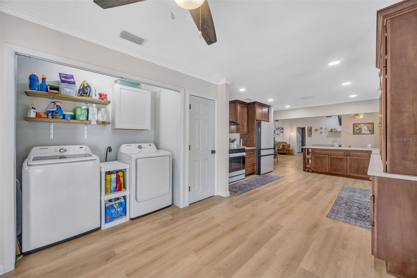 KNOLLWOOD ACRES - Residential