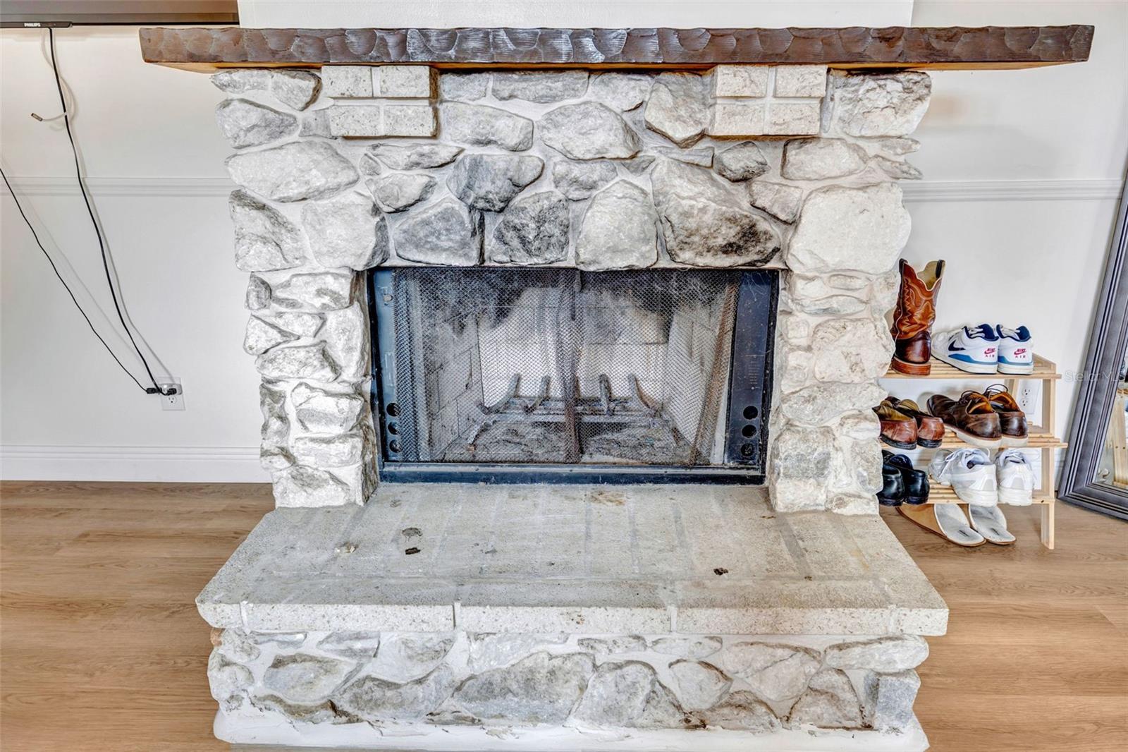 KNOLLWOOD ACRES - Residential