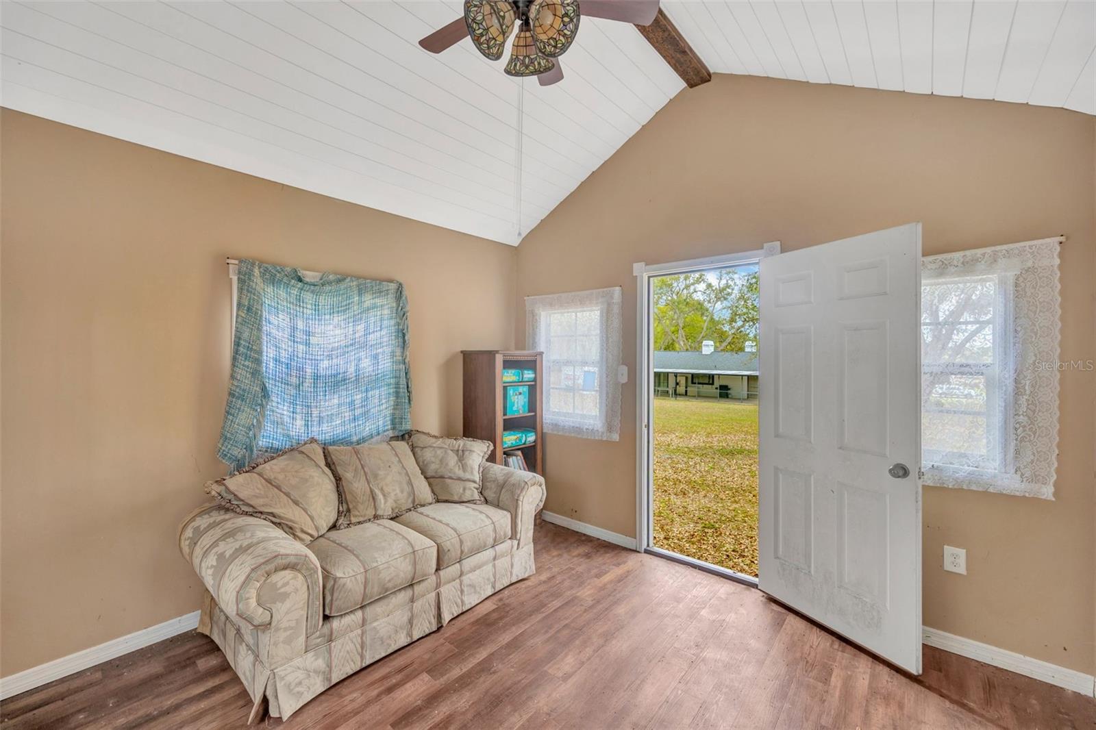 KNOLLWOOD ACRES - Residential