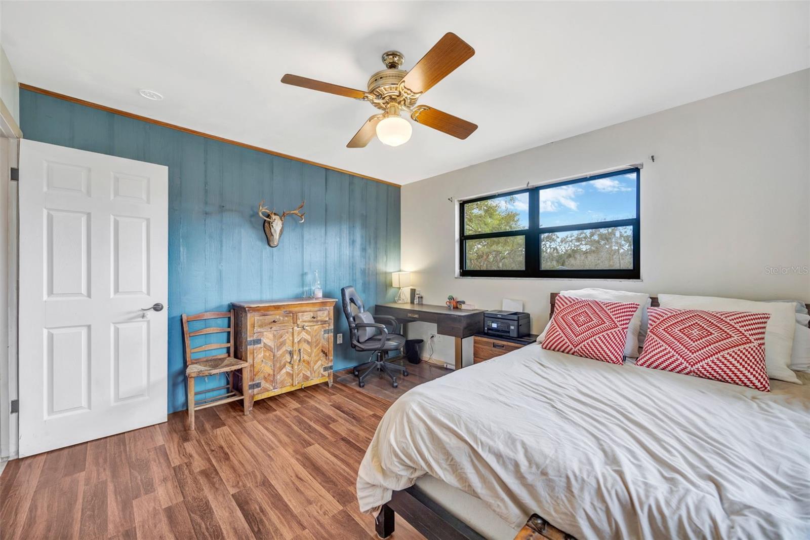 KNOLLWOOD ACRES - Residential