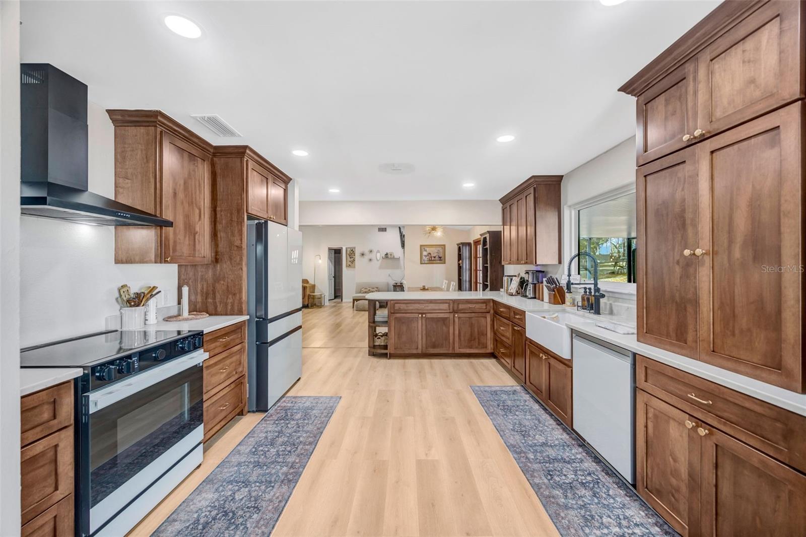 KNOLLWOOD ACRES - Residential