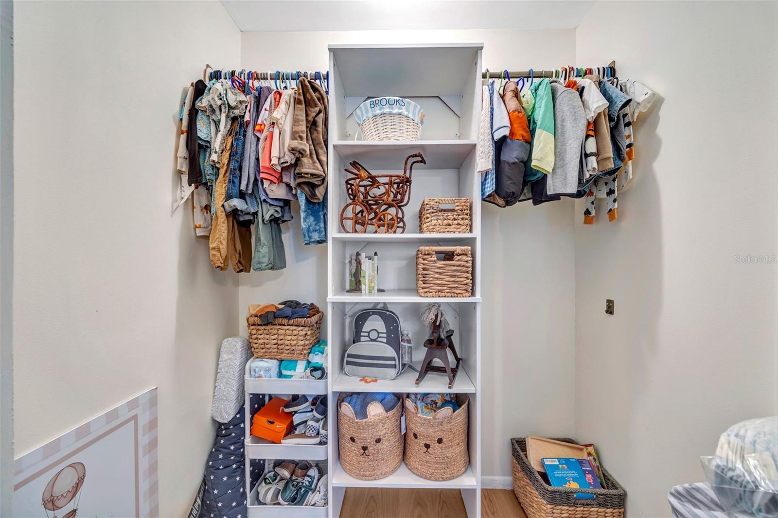 KNOLLWOOD ACRES - Residential