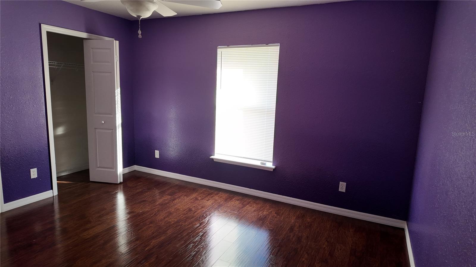 ROLLING HILLS - Residential