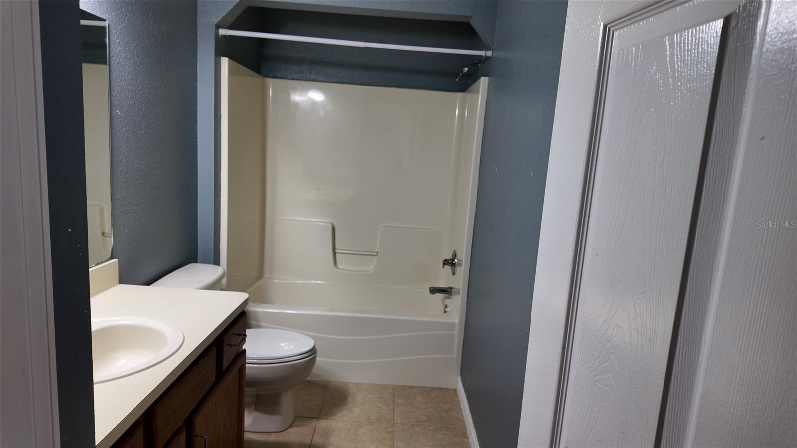 ROLLING HILLS - Residential