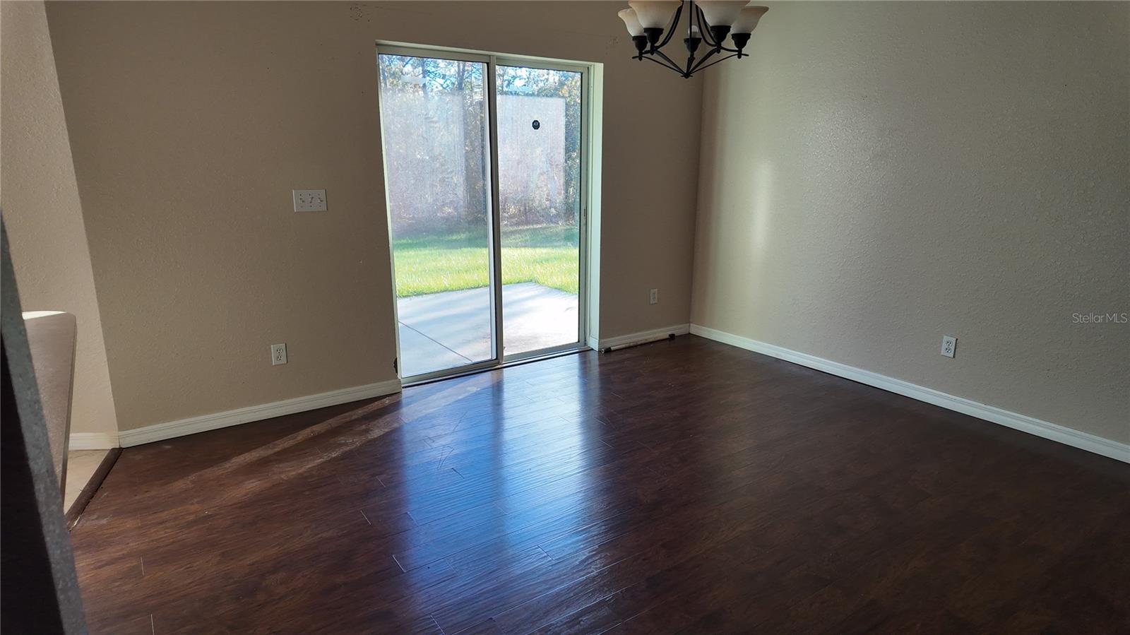 ROLLING HILLS - Residential