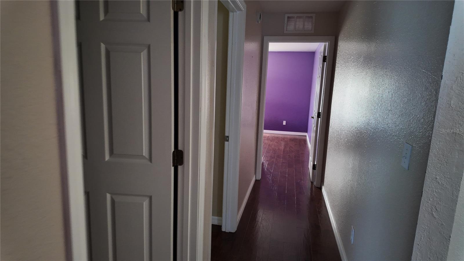 ROLLING HILLS - Residential