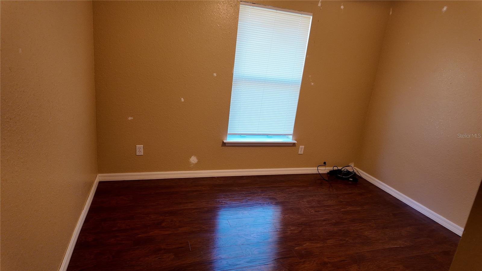 ROLLING HILLS - Residential