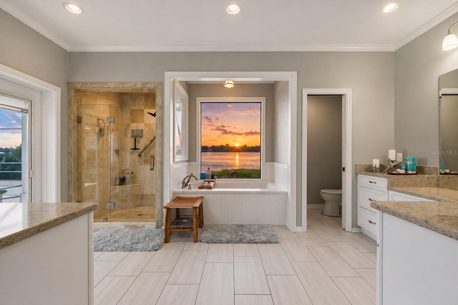 THE SHORES - Residential