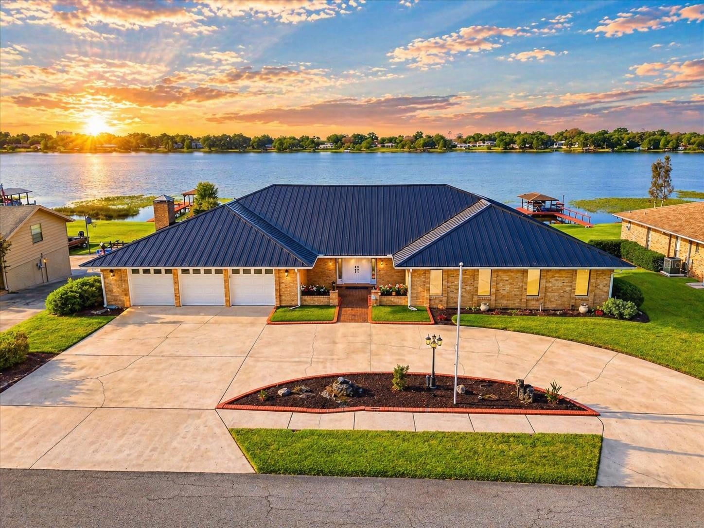 THE SHORES - Residential