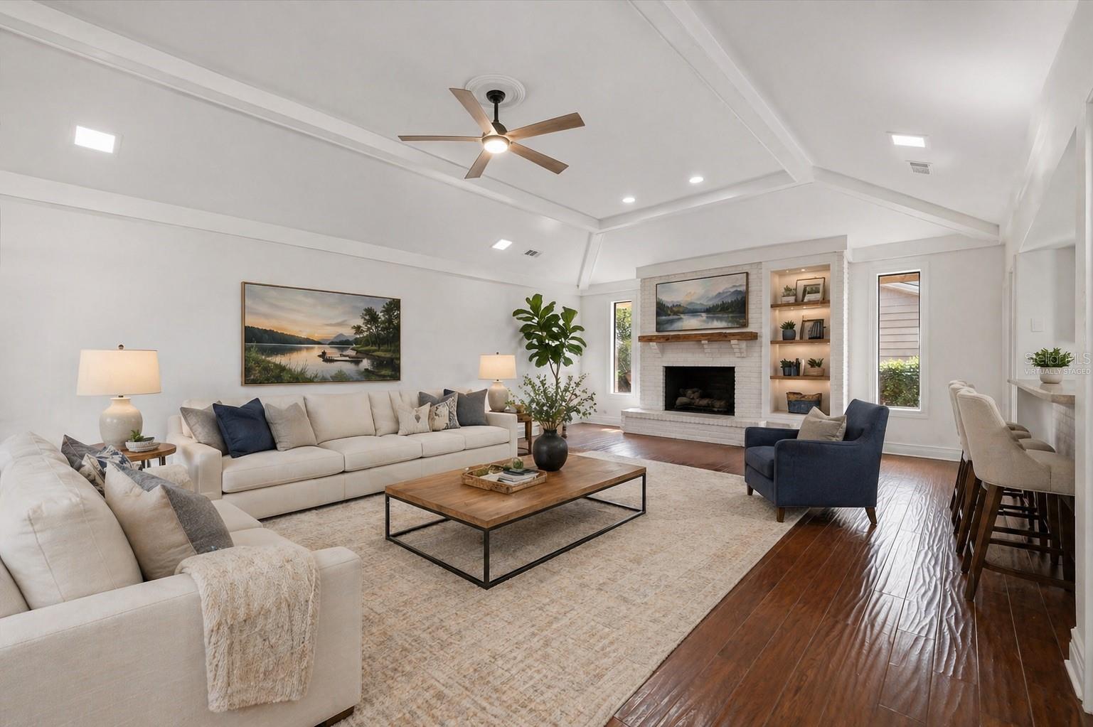 THE SHORES - Residential