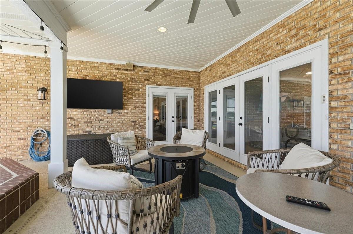 THE SHORES - Residential