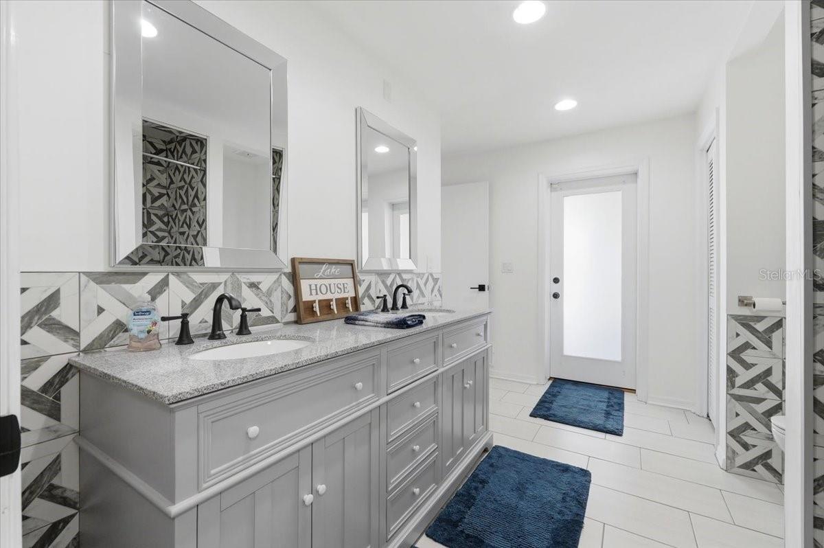 THE SHORES - Residential